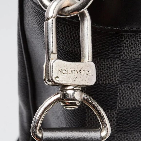 Louis Vuitton Damier Graphite Canvas Tadao Bag - Picture 8 of 12